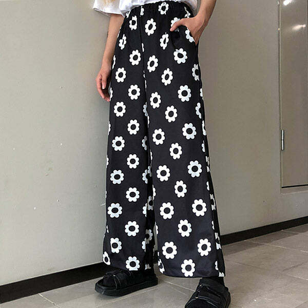 Flower Power Cargo Pants: Embrace Y2K Fashion with a Grunge Twist