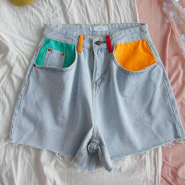 Trendy Y2K Denim Shorts for Summer: Grunge & 90s Fashion Vibes