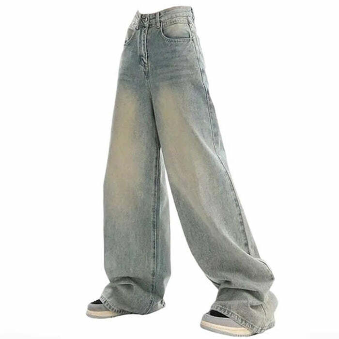 Y2K Light Wash Baggy Jeans: Embrace 90s Fashion with a Grunge Twist